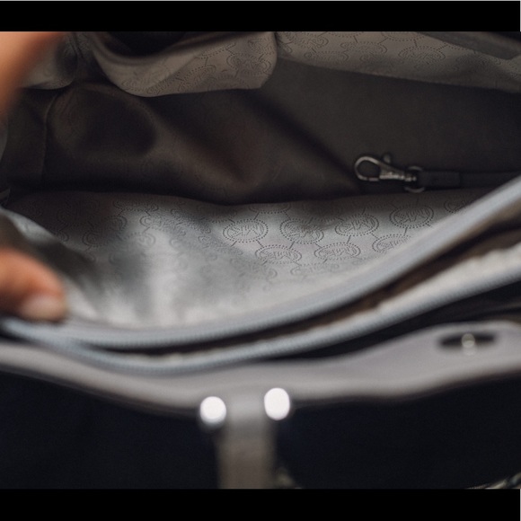 MICHAEL KORS GRAY PURSE - Picture 5 of 5